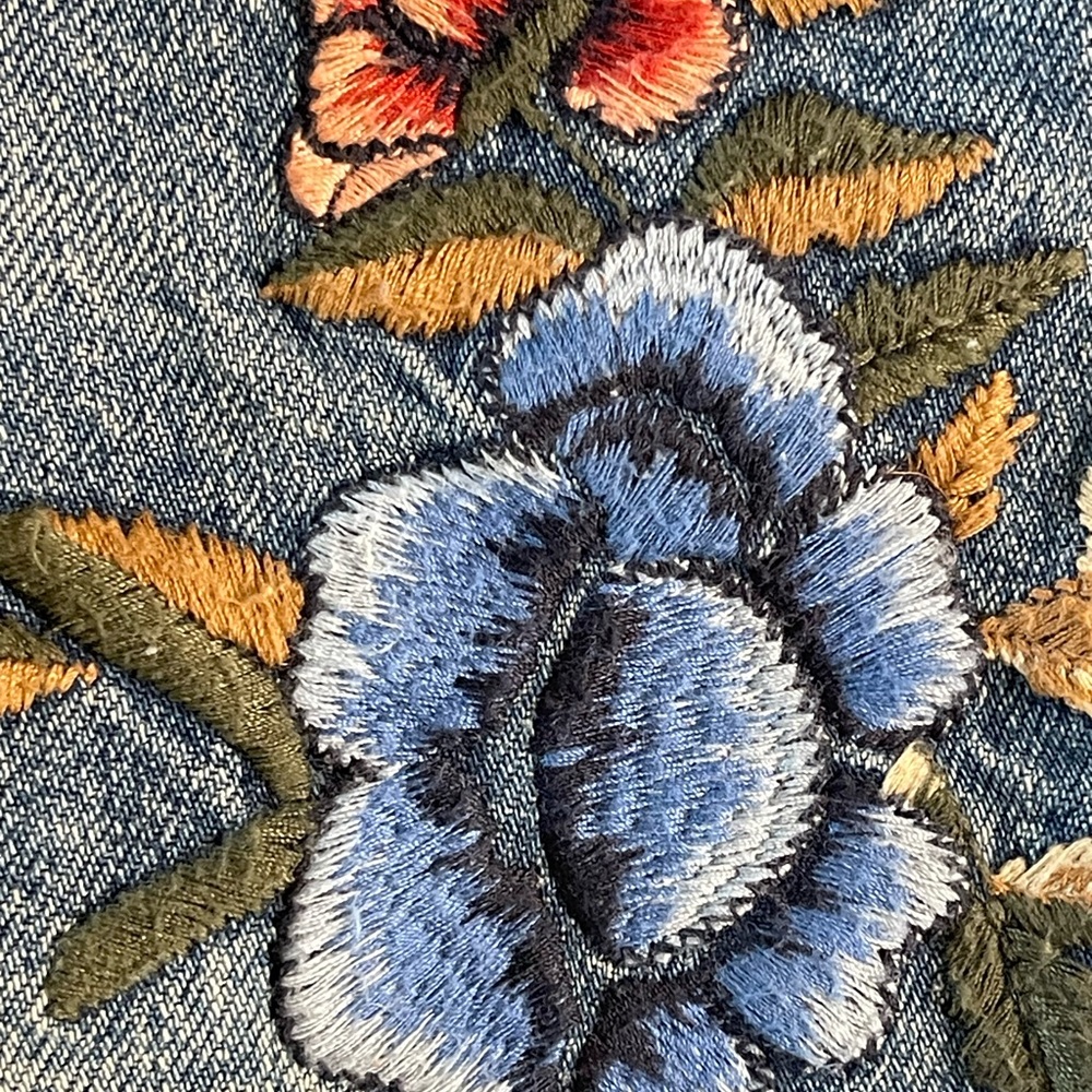 Abercrombie & Fitch boho distressed high rise embroidered floral jean shorts 26 - Picture 14 of 15